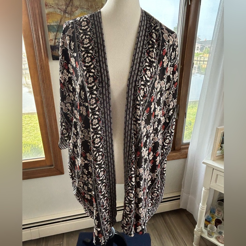 NWT Max Studio floral print open Kimono M